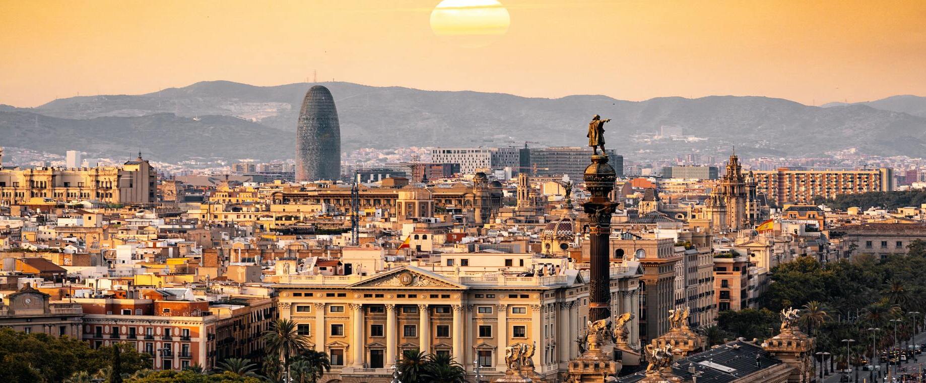 Don't miss the best offers for an unforgettable Summer trip to Spain 
Barcelona from 105$